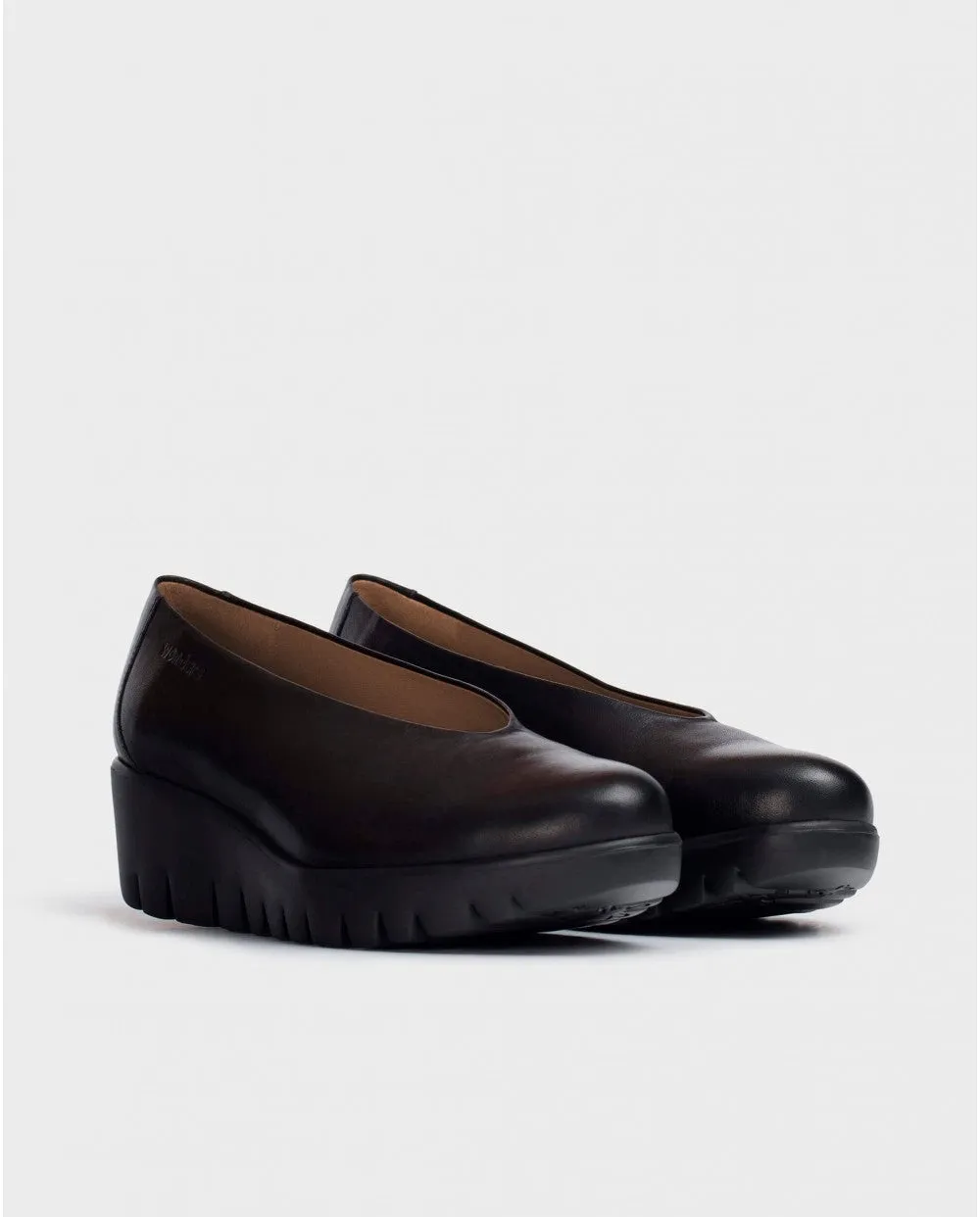 C33100 Black Leather Platform
